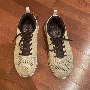 APL techloom pro women’s sneakers size 7.5